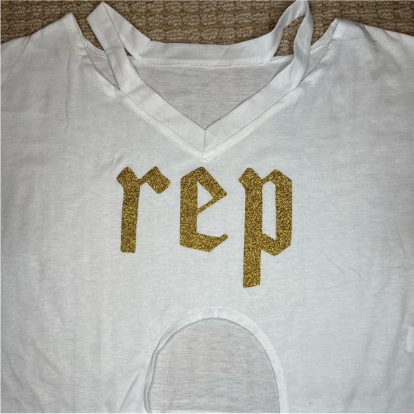 2/$35 or 3/$50 EUC Taylor Swift Rep Tee - Picture 3 of 4